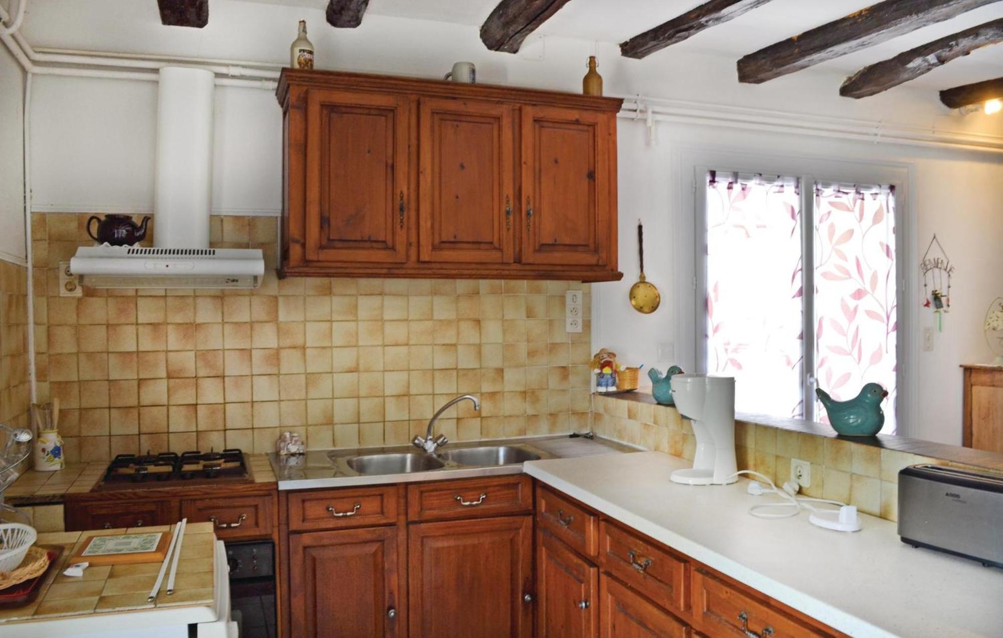 Amazing Home In Ladornac With Kitchen La Dornac ภายนอก รูปภาพ